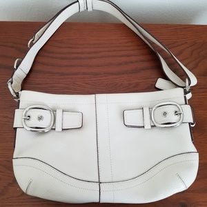 BEAUTIFUL LEATHER COACH PURSE